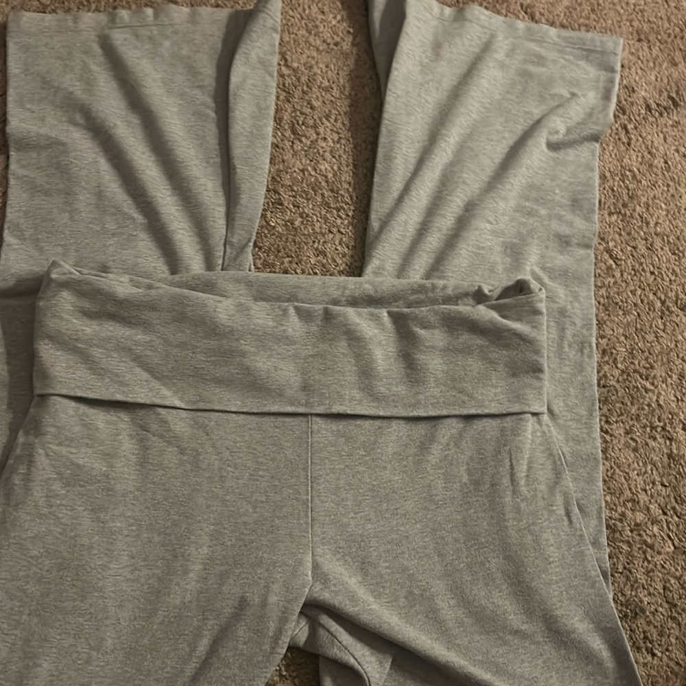 Victoria sect grey flare leggings size medium regular length